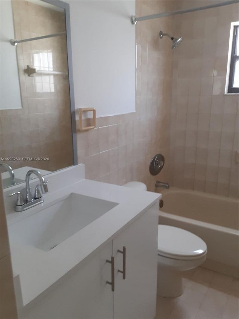 11449 NW 89 Ct, Hialeah Gardens, FL 33018 Photo