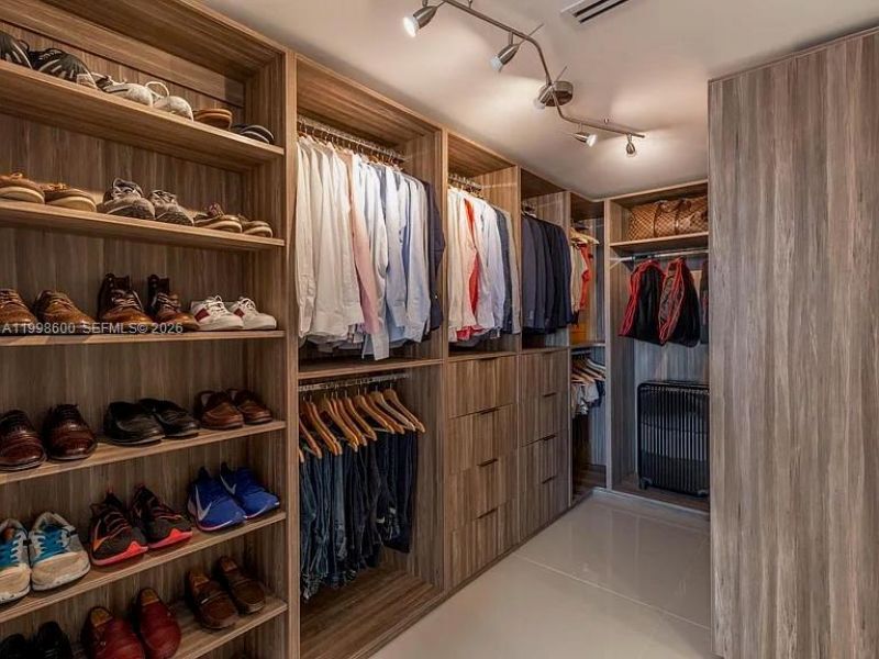 1800 NE 114th St, Unit 807, Miami, FL 33181 Photo