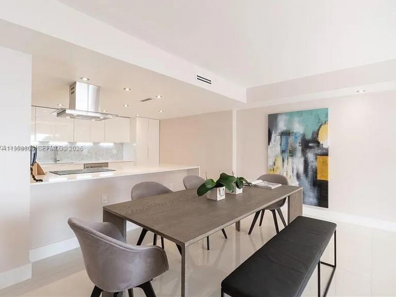 1800 NE 114th St, Unit 807, Miami, FL 33181 Photo