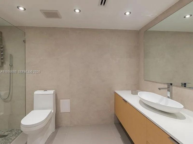 1800 NE 114th St, Unit 807, Miami, FL 33181 Photo