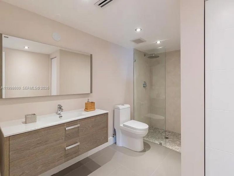 1800 NE 114th St, Unit 807, Miami, FL 33181 Photo