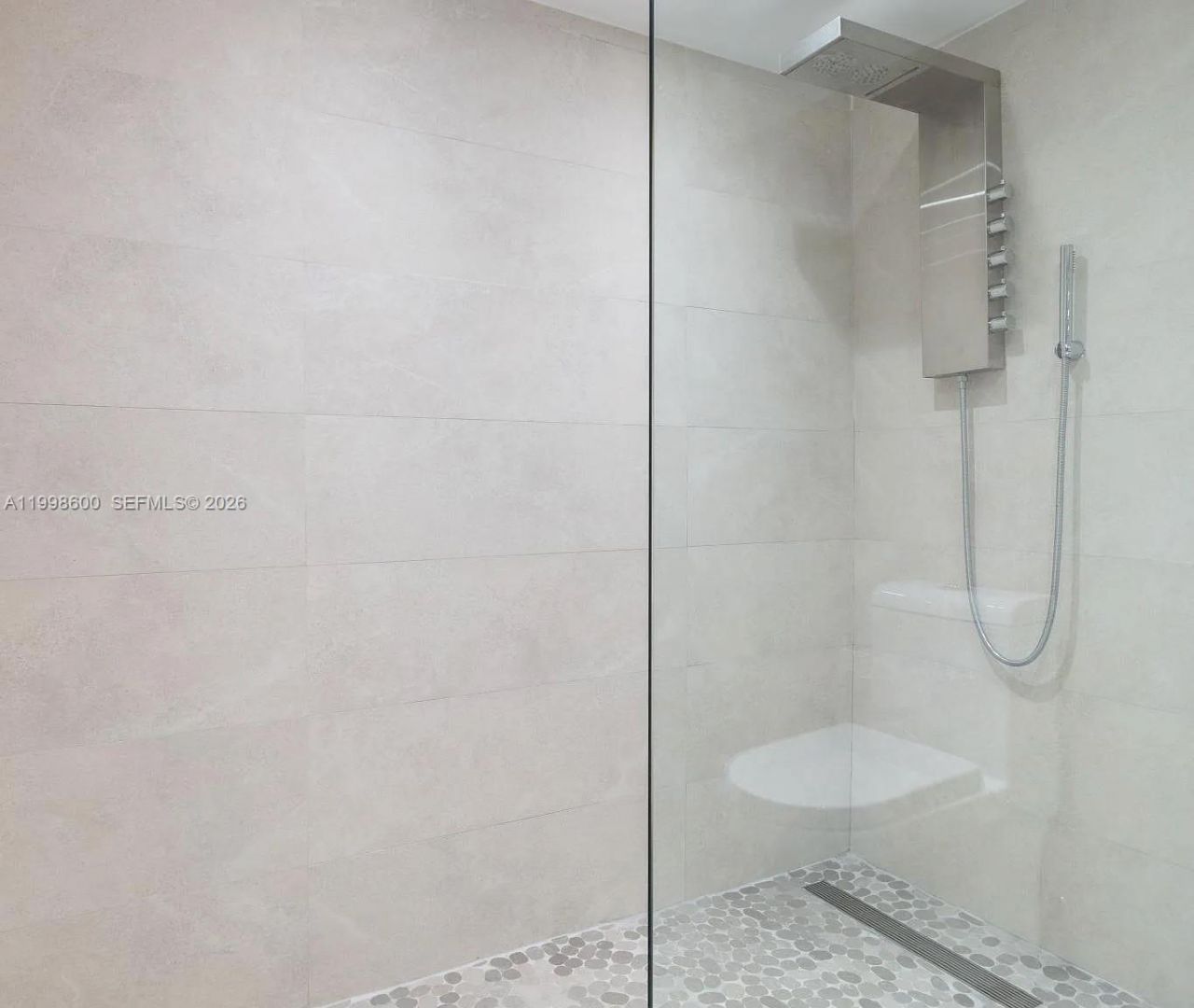 1800 NE 114th St, Unit 807, Miami, FL 33181 Photo