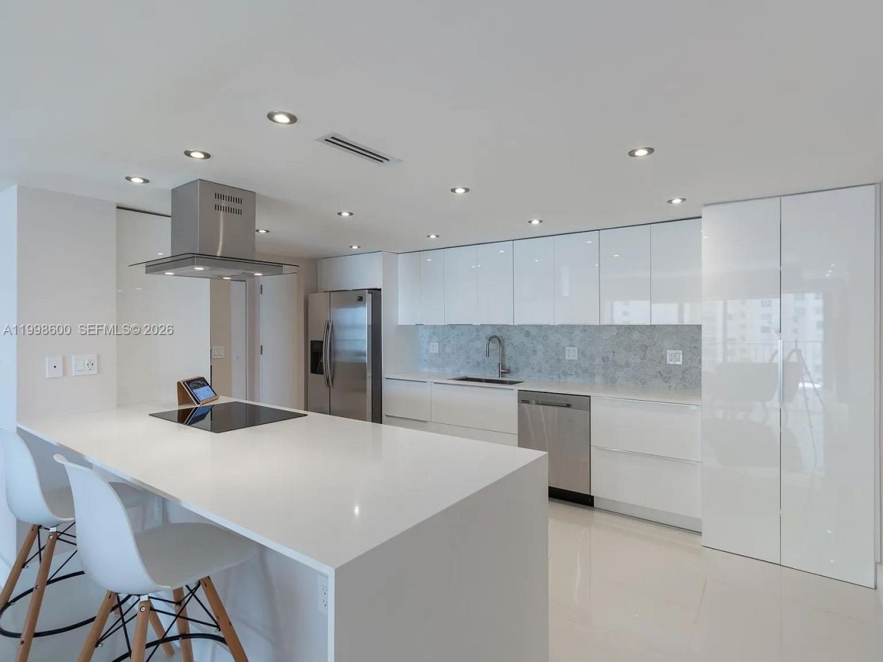 1800 NE 114th St, Unit 807, Miami, FL 33181 Photo