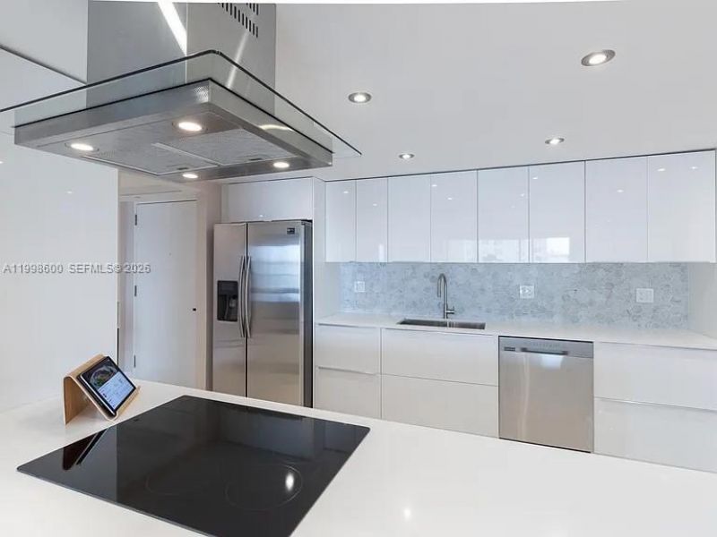 1800 NE 114th St, Unit 807, Miami, FL 33181 Photo