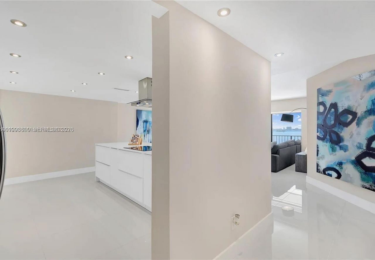 1800 NE 114th St, Unit 807, Miami, FL 33181 Photo