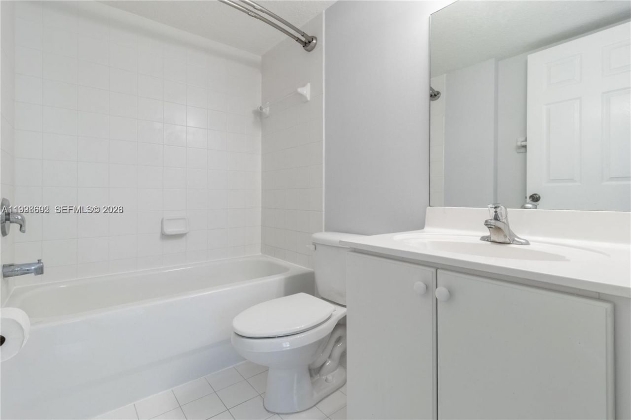 22801 SW 88th Pl, Unit 204, Cutler Bay, FL 33190 Photo