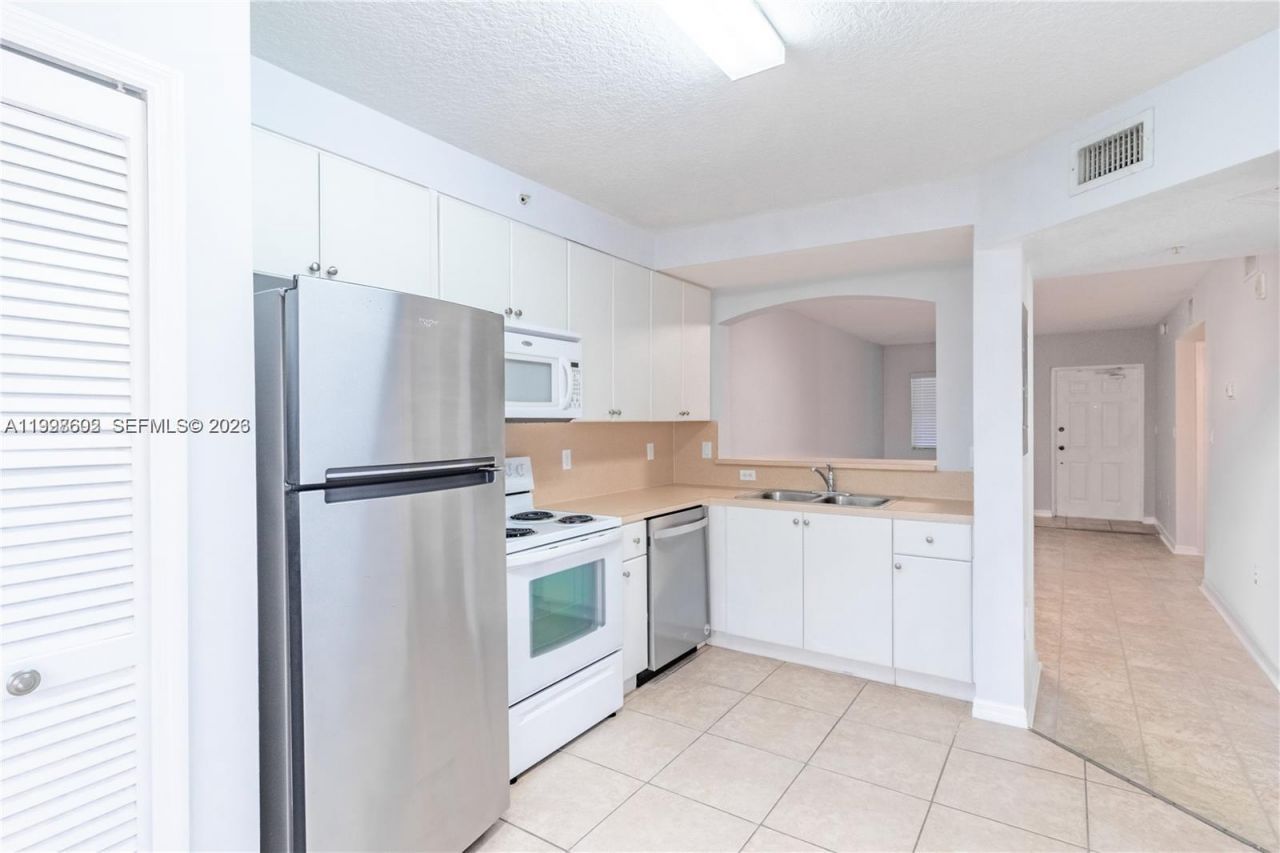 22801 SW 88th Pl, Unit 204, Cutler Bay, FL 33190 Photo