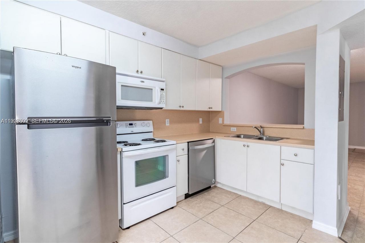 22801 SW 88th Pl, Unit 204, Cutler Bay, FL 33190 Photo