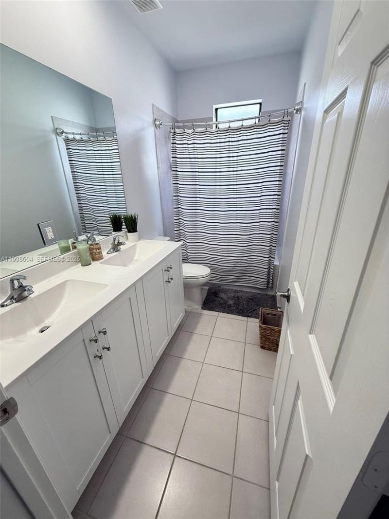 3567 W 110th Ter, Hialeah, FL 33018 Photo