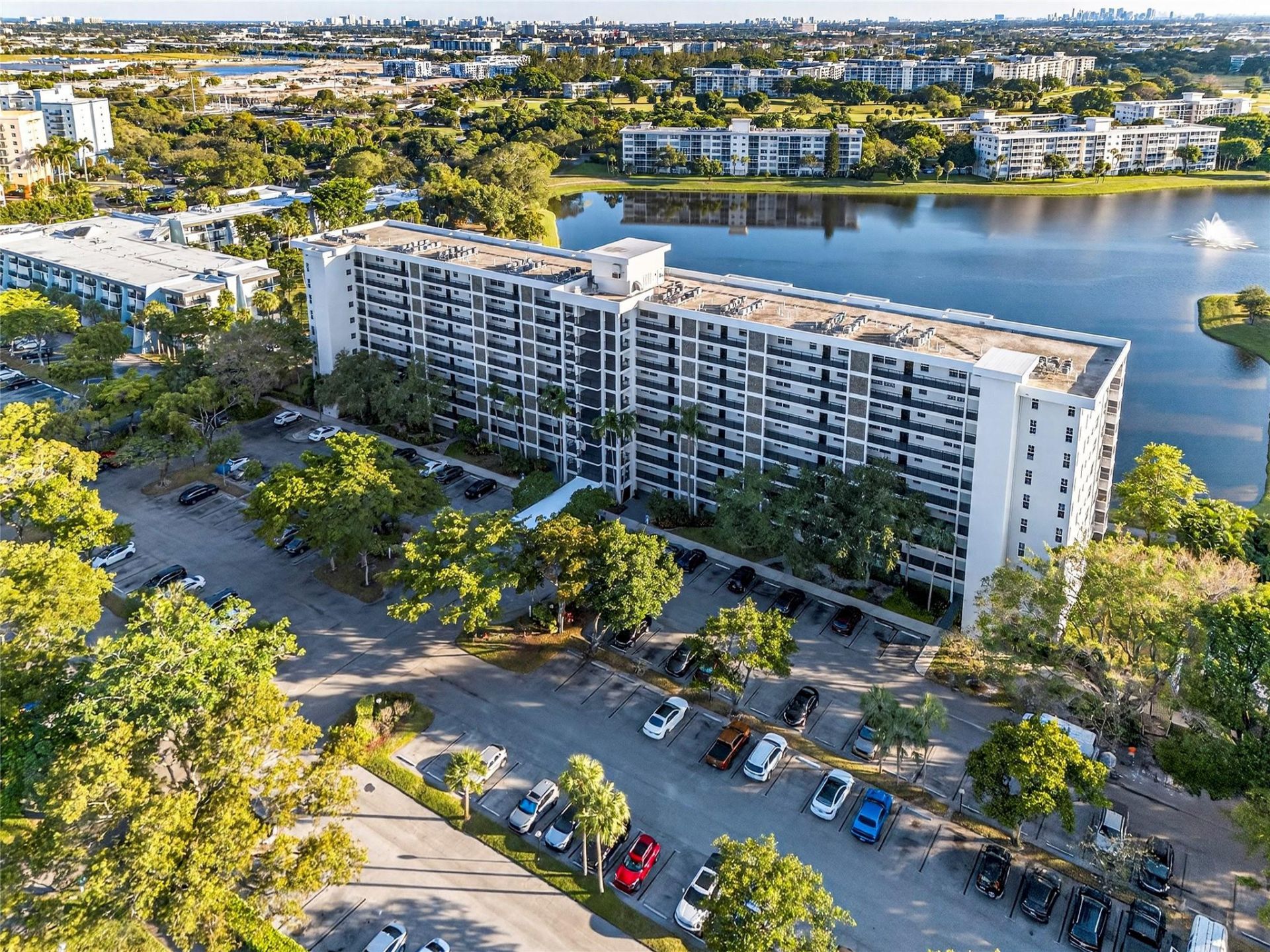 2900 N Course Drive, Unit 607, Pompano Beach, FL 33069 Photo