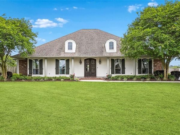 214 POINSETTIA Drive, Belle Chasse, LA 70037