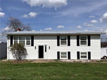 60945 Sandy Ridge Road, Barnesville, OH 43713