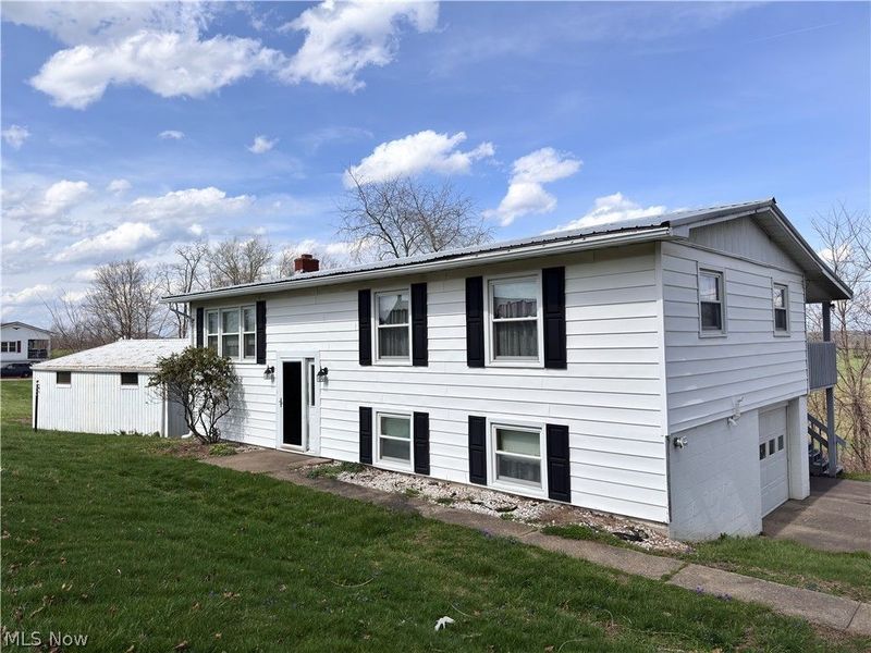 60945 Sandy Ridge Road, Barnesville, OH 43713 Photo 3