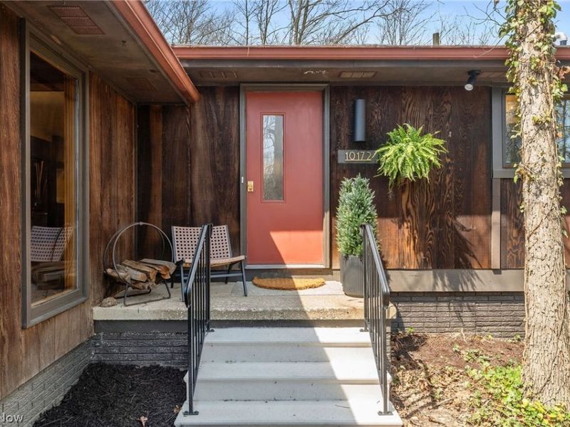 10172 Old Orchard Drive, Brecksville, OH 44141 Photo 2