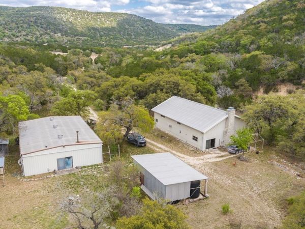3655 North Seco Road, Utopia, TX 78884