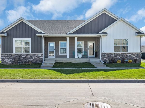 2459 Rookwood Lane, Marion, IA 52302