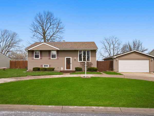 3726 W 79th Avenue, Merrillville, IN 46410