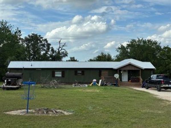 304 Horseshoe Bend , Eddy, TX 76524