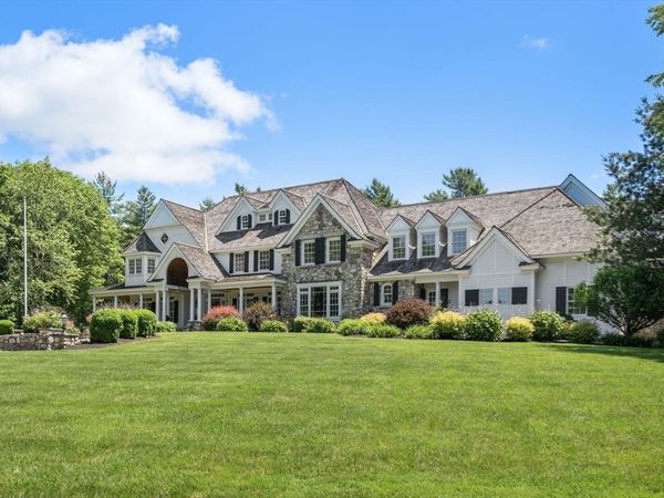 3 Stone Bridge Lane, Milton, MA 02186