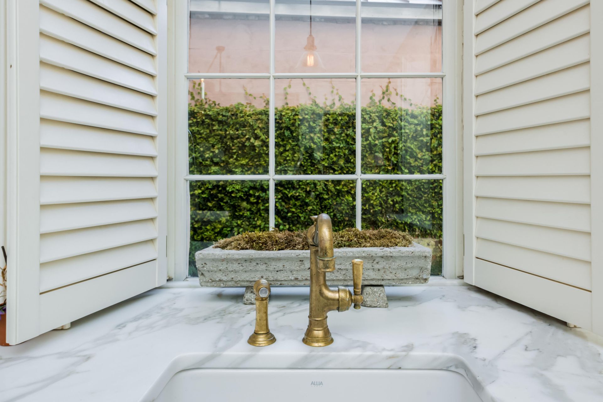 87 East Bay Street Photo 17