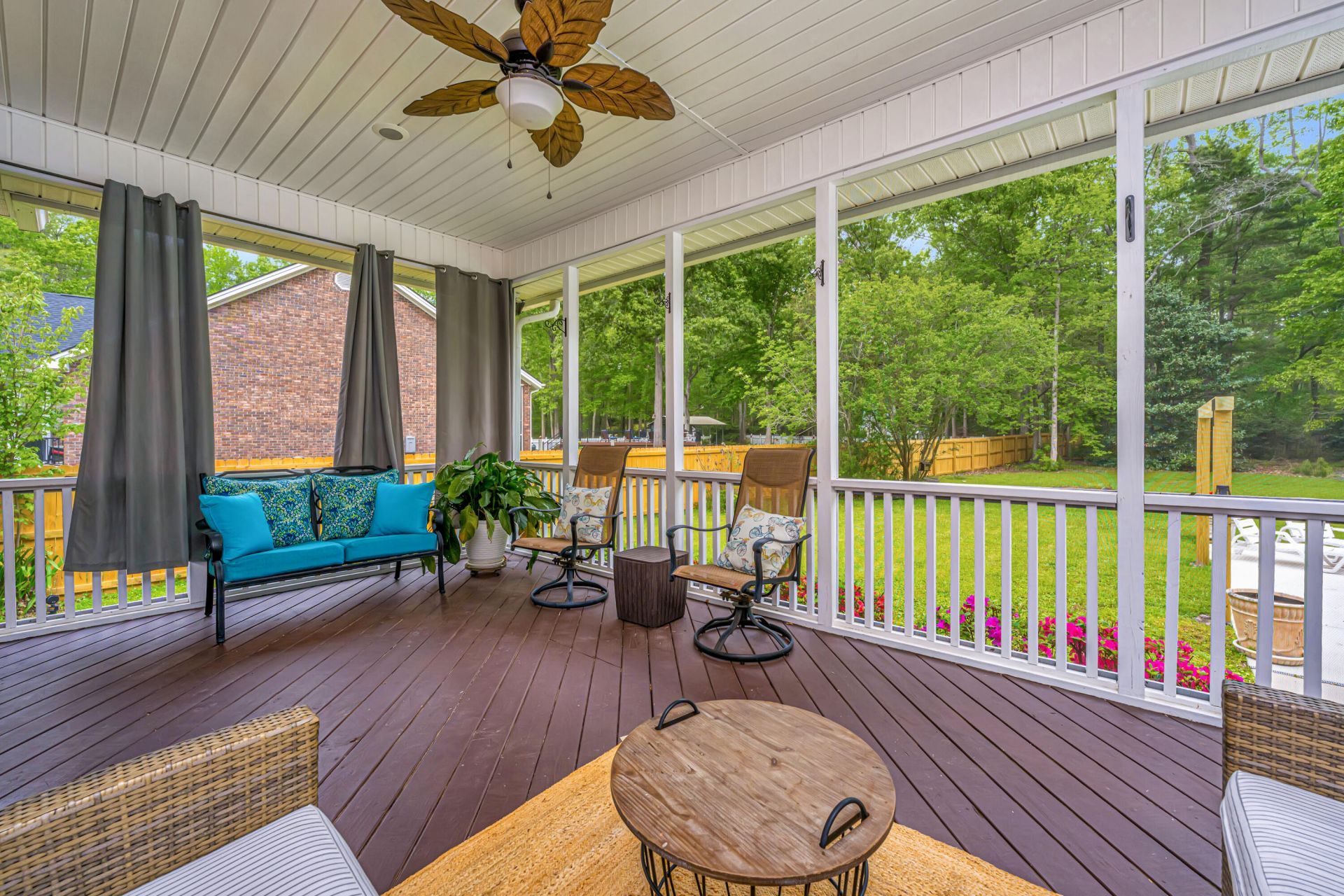 106 Lee Street Photo 23