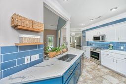 106 Lee Street photo 4