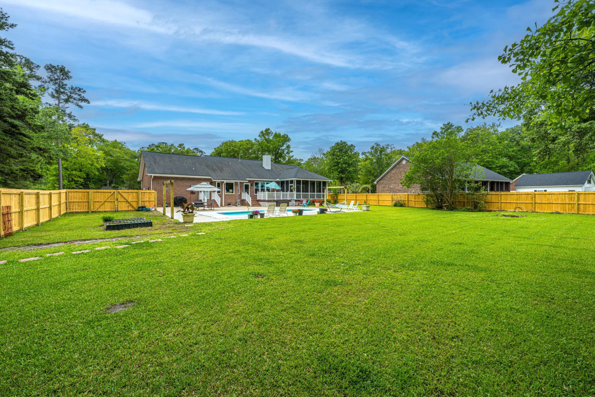 106 Lee Street Photo 49