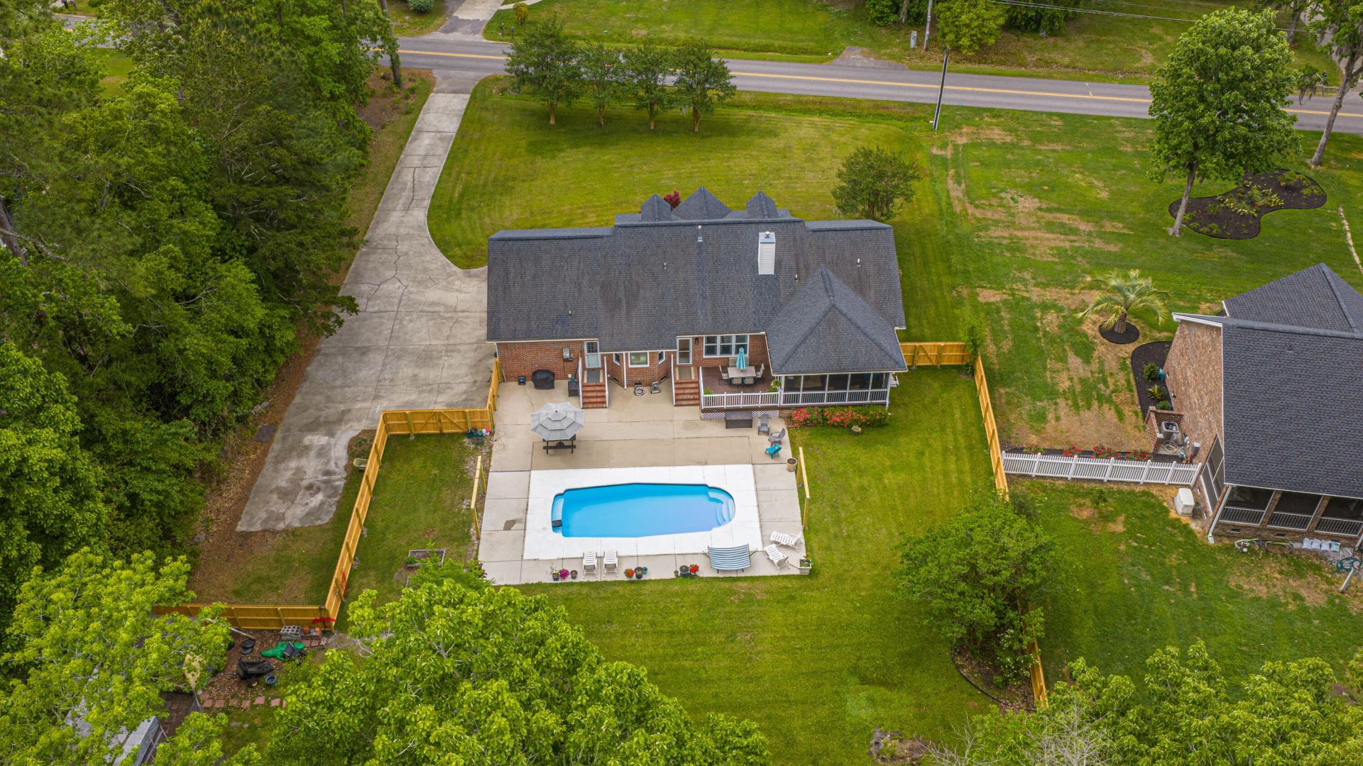 106 Lee Street Photo 59