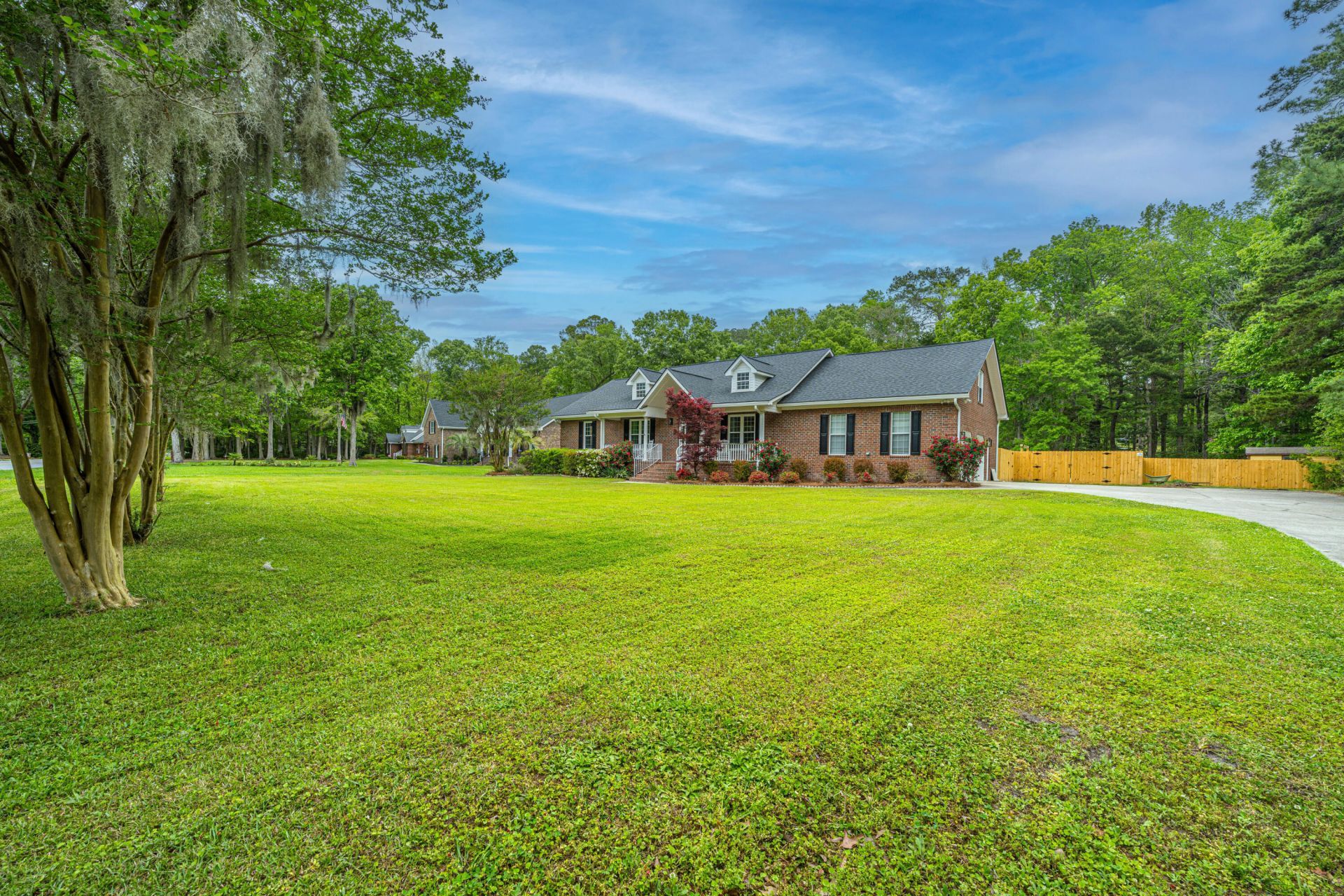 106 Lee Street Photo 6