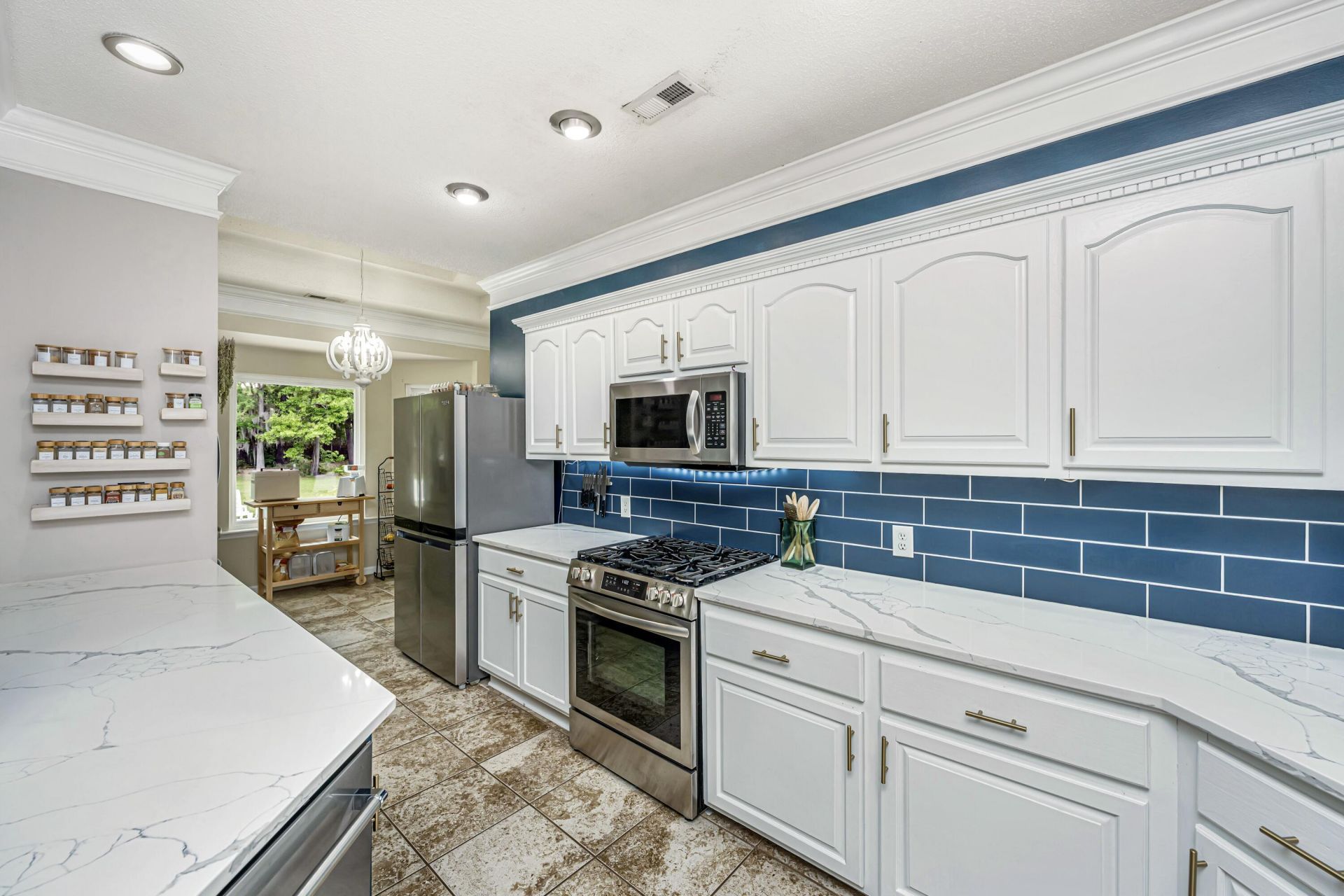 106 Lee Street Photo 6