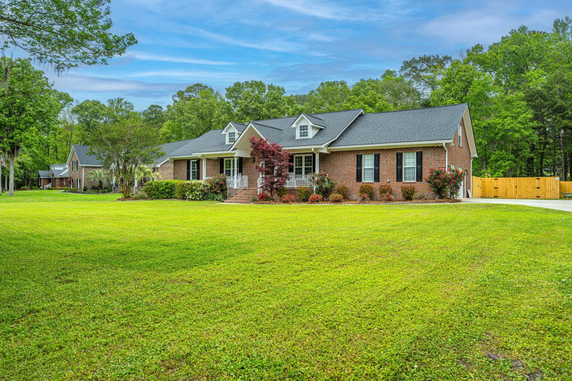 106 Lee Street Photo 7