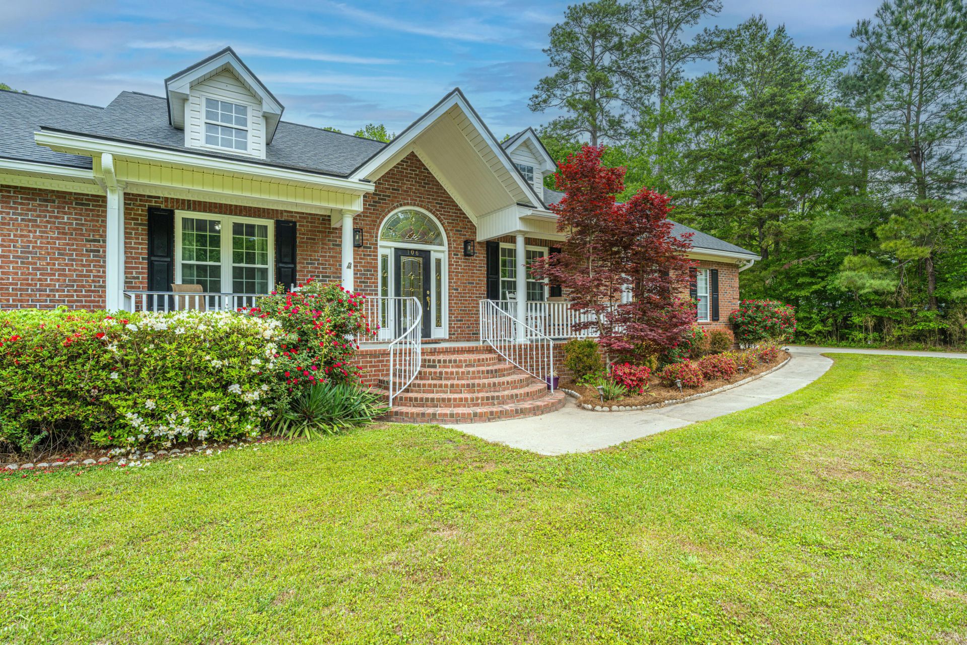 106 Lee Street Photo 8