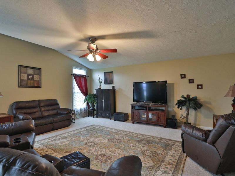 641 Meadows Drive, Delaware, OH 43015 Photo 10