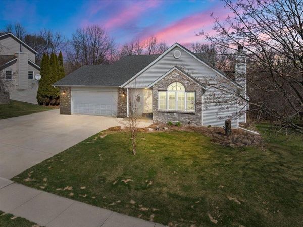 1407 Villa Park COURT, West Bend, WI 53090