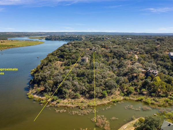 501 Coventry RD, Spicewood, TX 78669
