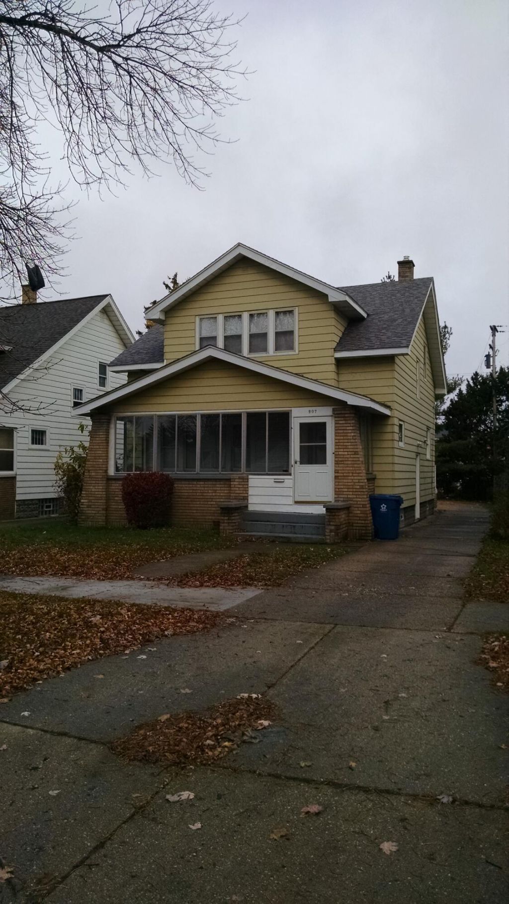 907 Lake Michigan Drive Nw, Grand Rapids, MI 49504 Main Photo