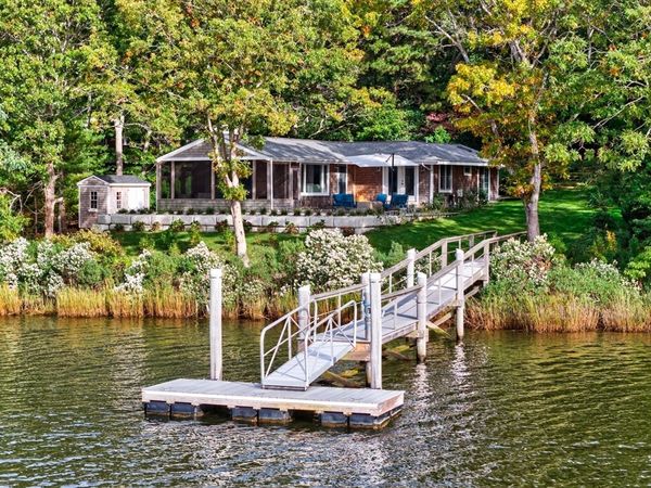 23 Childs River Rd, Falmouth, MA 02536