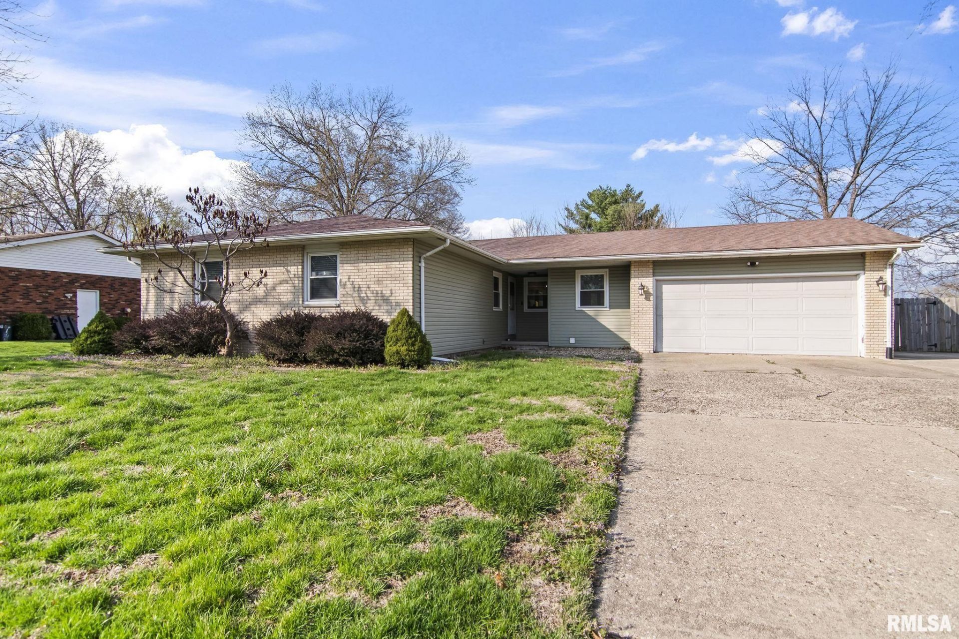 505 Hartford Drive, Sherman, IL 62684 Main Photo