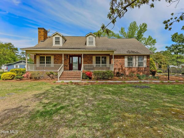 312 W Quinn Street, Beulaville, NC 28518