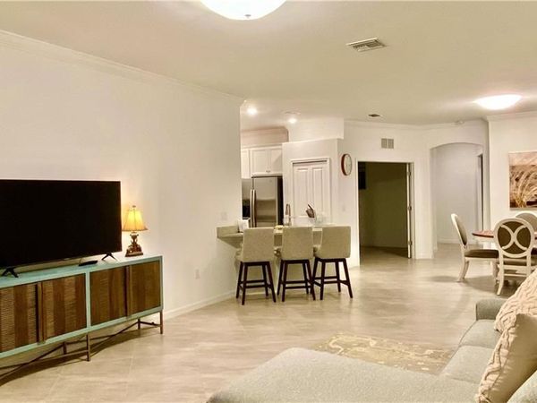 2066 Tamarron LN , NAPLES, FL 34120