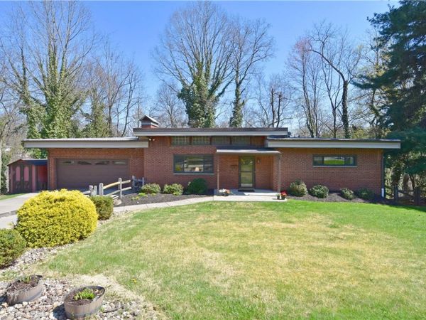 110 Circle Dr, Pittsburgh, PA 15237