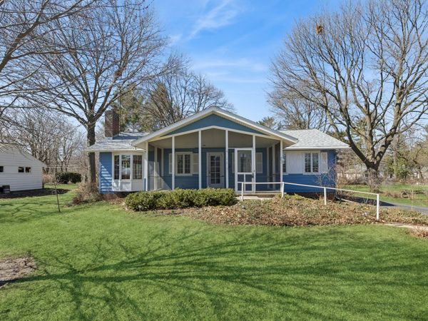 452 Lakeside Avenue , Crystal Lake, IL 60014