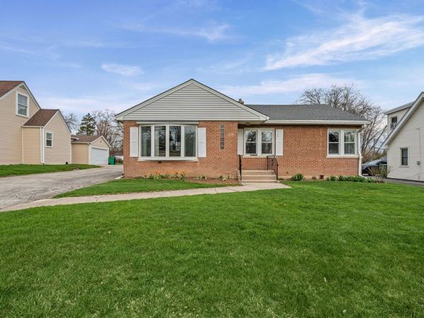 317 N Grace Street , Lombard, IL 60148