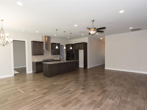 4733 Collins ST, Round Rock, TX 78681