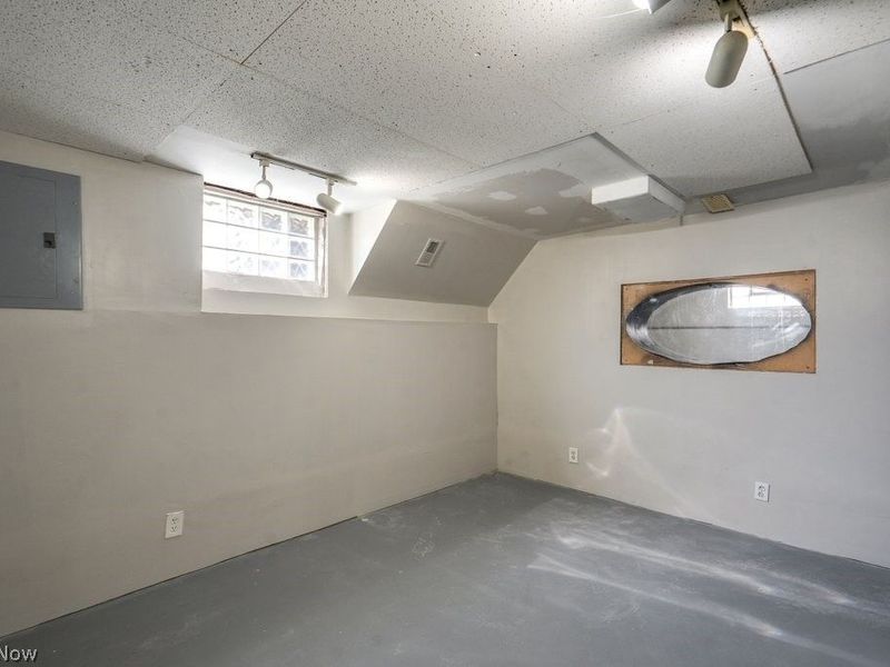 12013 Wayland Avenue, Cleveland, OH 44111 Photo 15