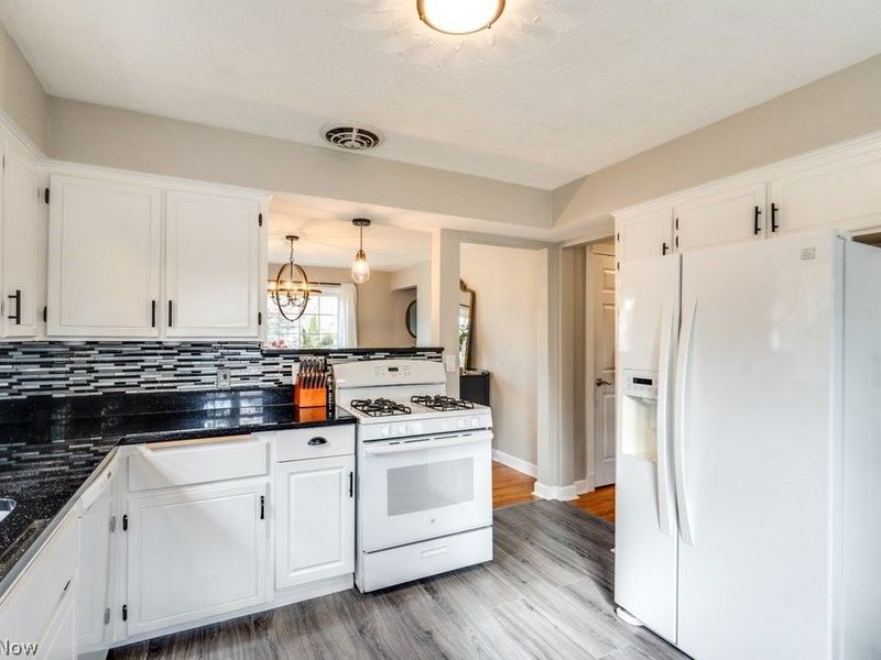 233 Kenilworth Drive, Akron, OH 44313 Photo 11