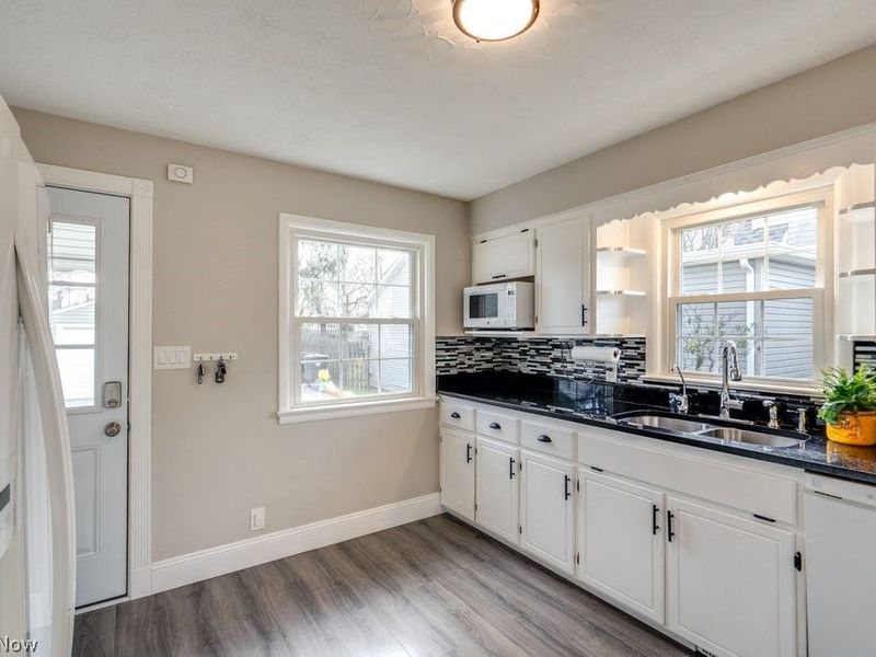 233 Kenilworth Drive, Akron, OH 44313 Photo 12