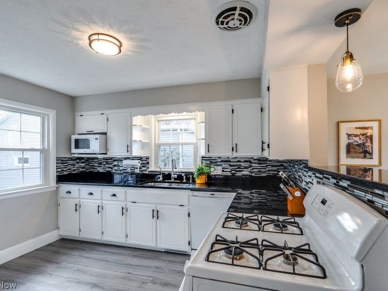 233 Kenilworth Drive, Akron, OH 44313 Photo 13