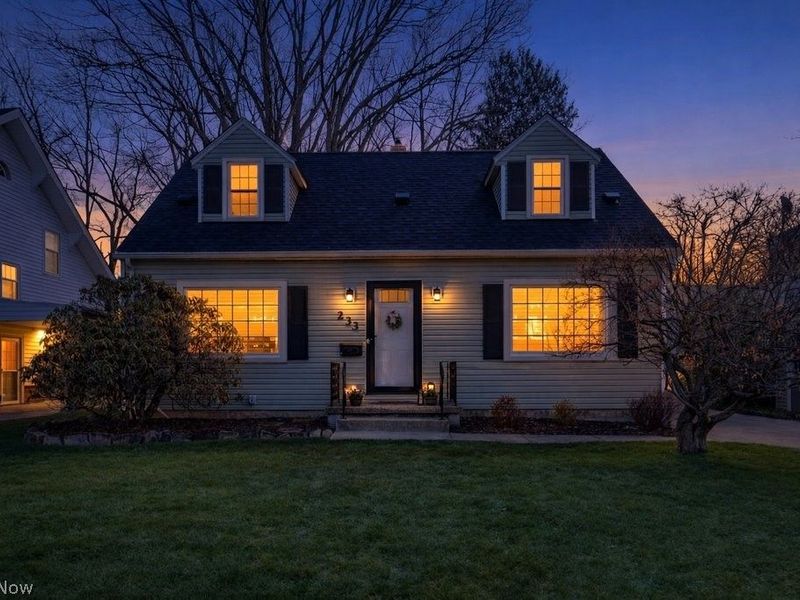 233 Kenilworth Drive, Akron, OH 44313 Photo 2