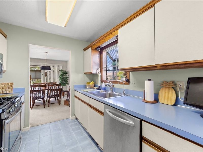 5800 Ridgeview Lane, Willoughby, OH 44094 Photo 13